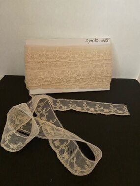 #29 Vintage Lace 10 Yards x 1.25” Beige Floral Lace Trim
